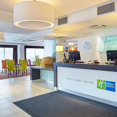 Holiday Inn Express Birmingham South A45, An Ihg Hotel Bagian luar foto