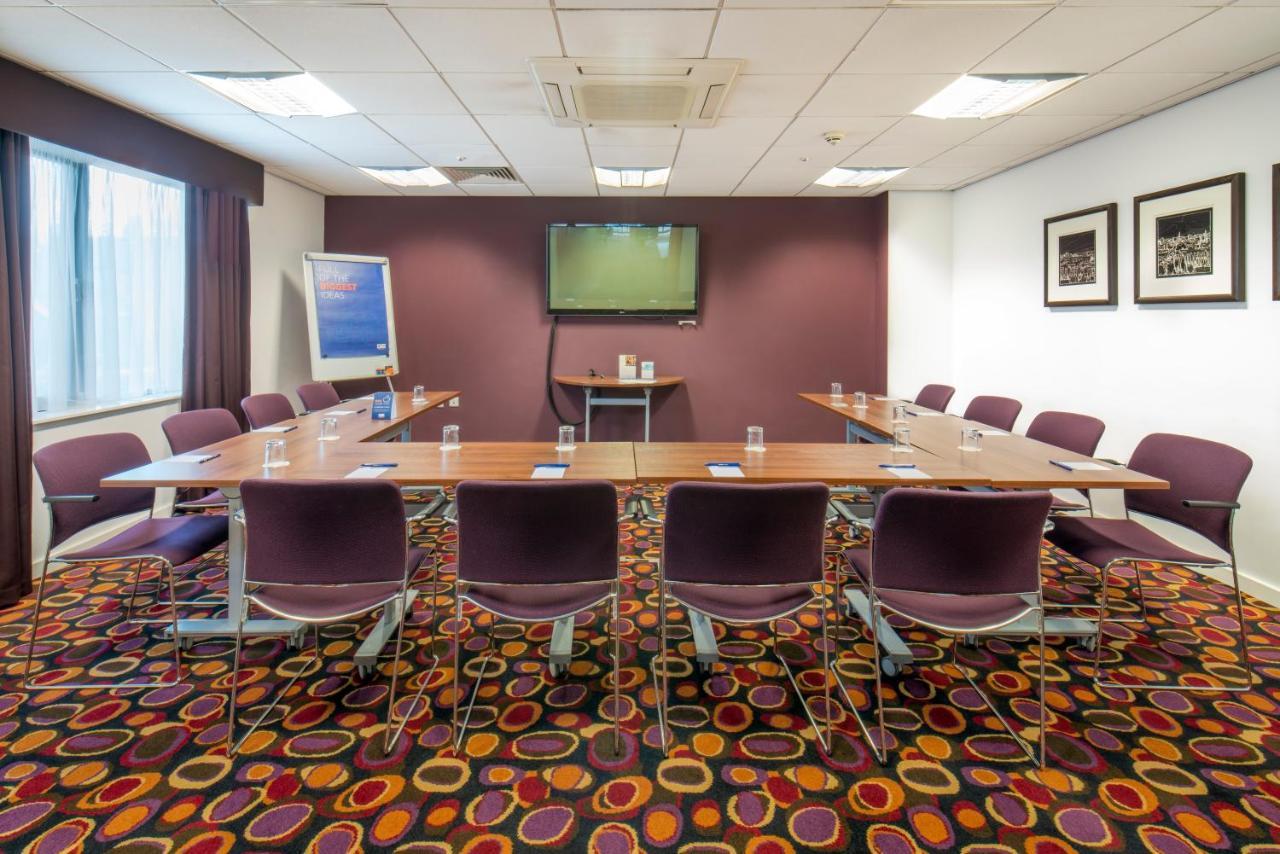 Holiday Inn Express Birmingham South A45, An Ihg Hotel Bagian luar foto