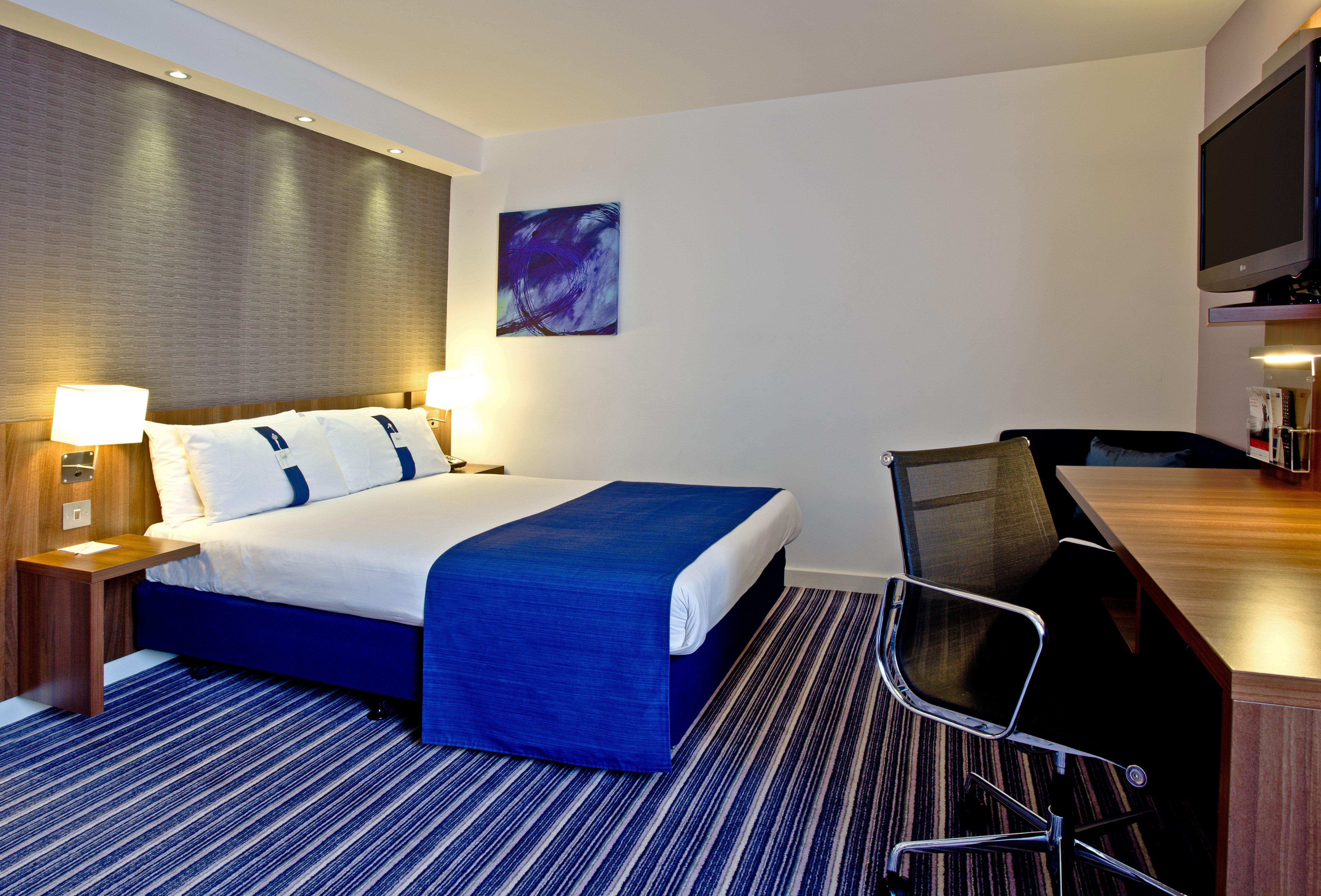 Holiday Inn Express Birmingham South A45, An Ihg Hotel Bagian luar foto