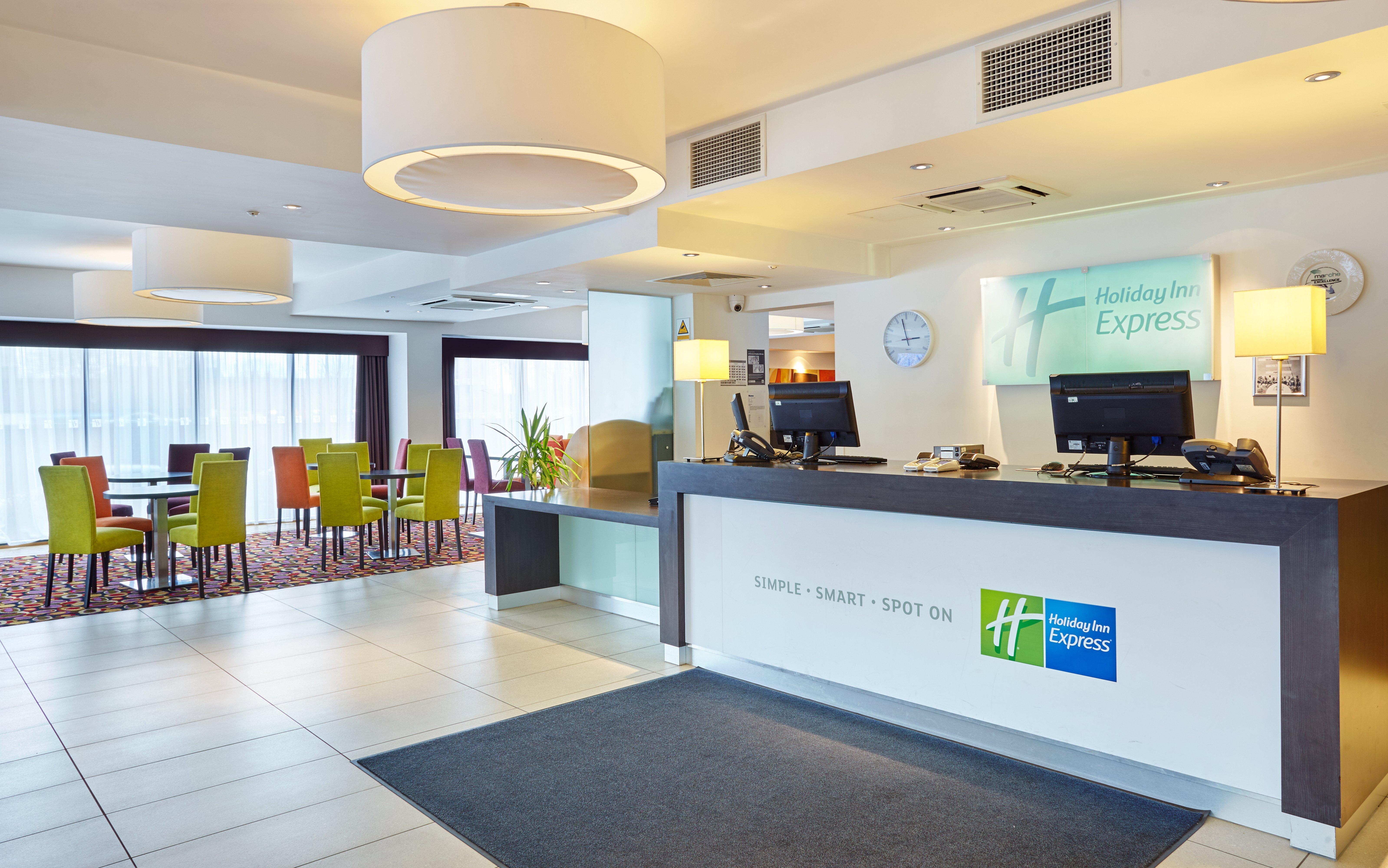 Holiday Inn Express Birmingham South A45, An Ihg Hotel Bagian luar foto