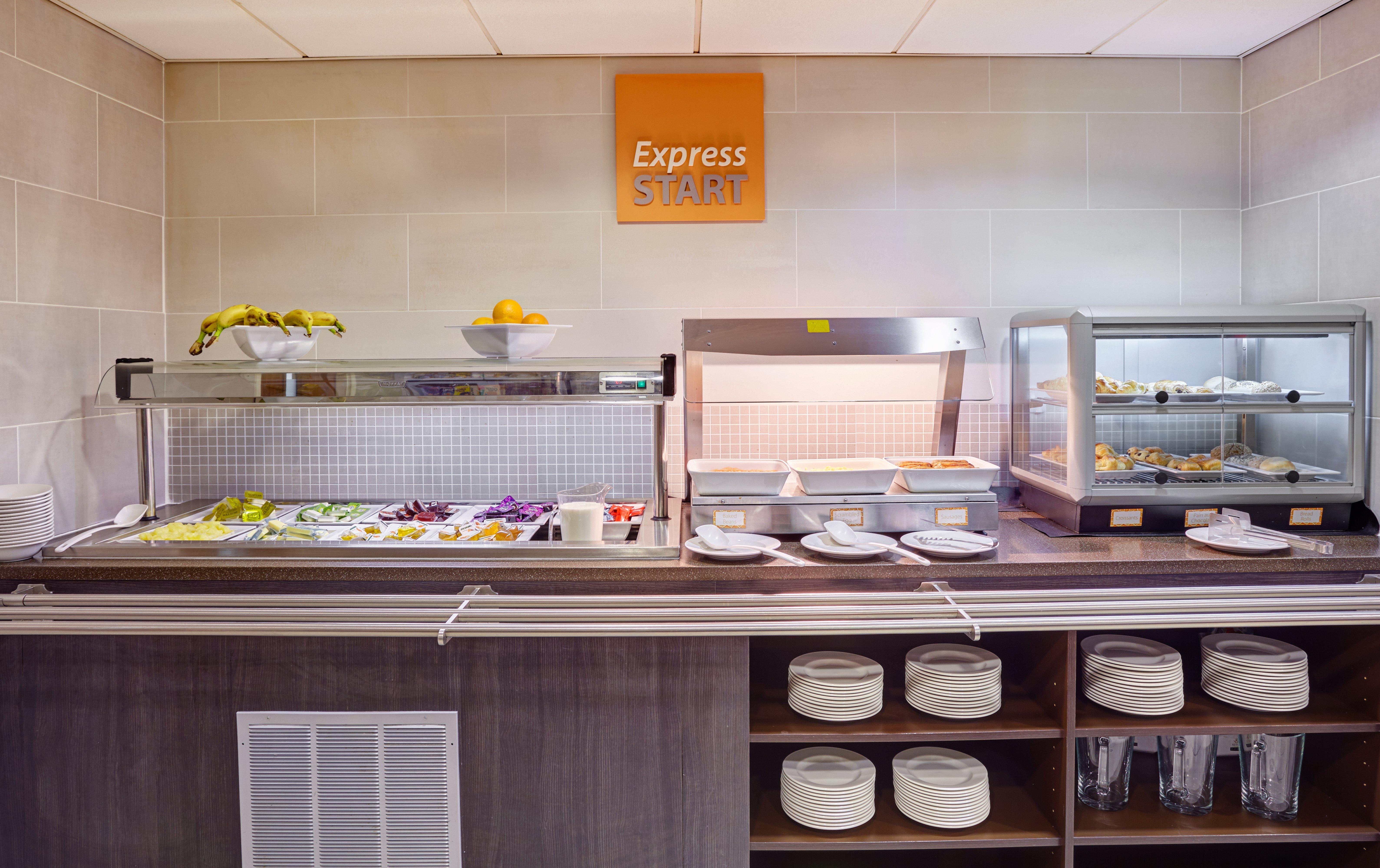 Holiday Inn Express Birmingham South A45, An Ihg Hotel Bagian luar foto