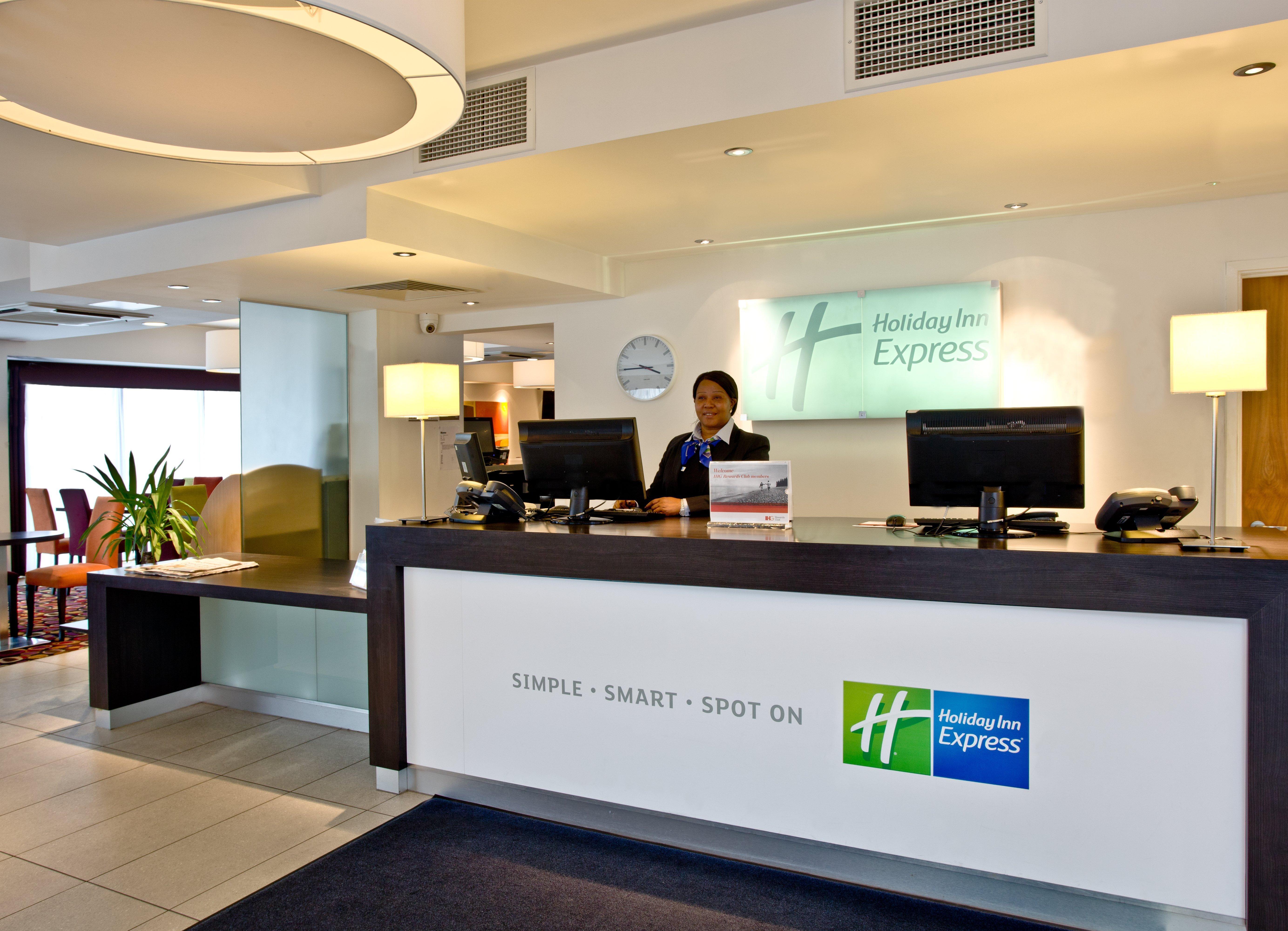 Holiday Inn Express Birmingham South A45, An Ihg Hotel Bagian luar foto