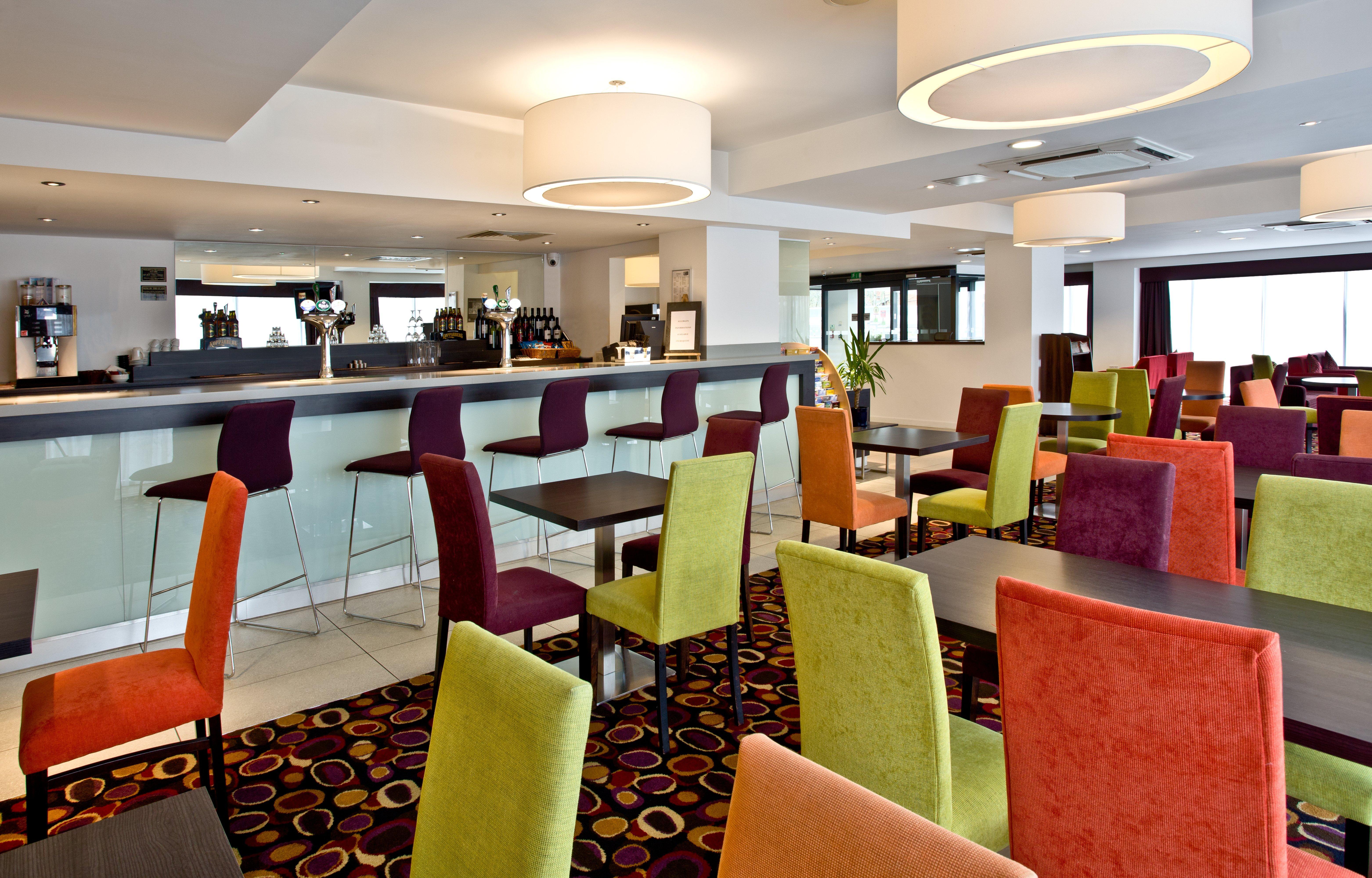 Holiday Inn Express Birmingham South A45, An Ihg Hotel Bagian luar foto