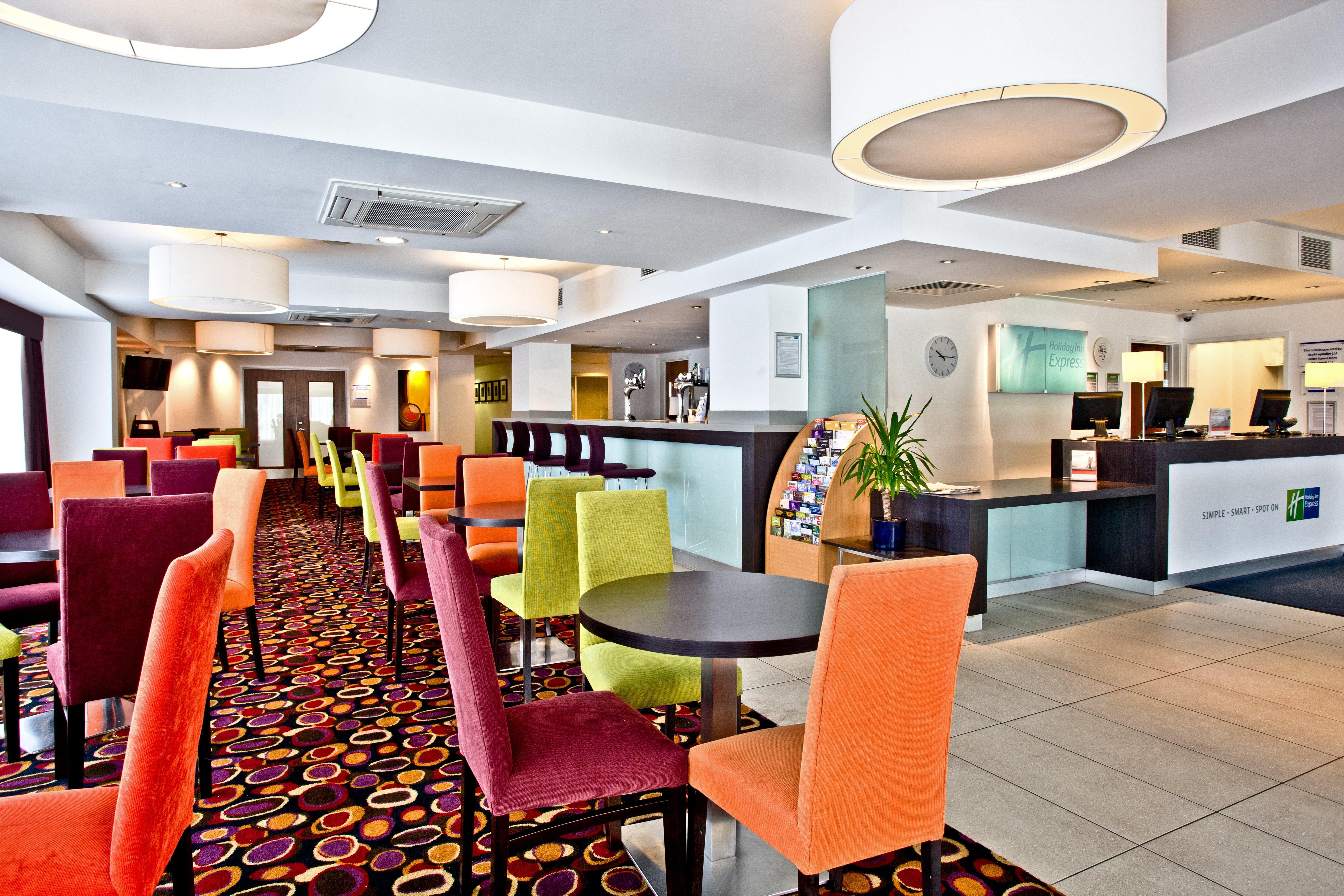 Holiday Inn Express Birmingham South A45, An Ihg Hotel Bagian luar foto