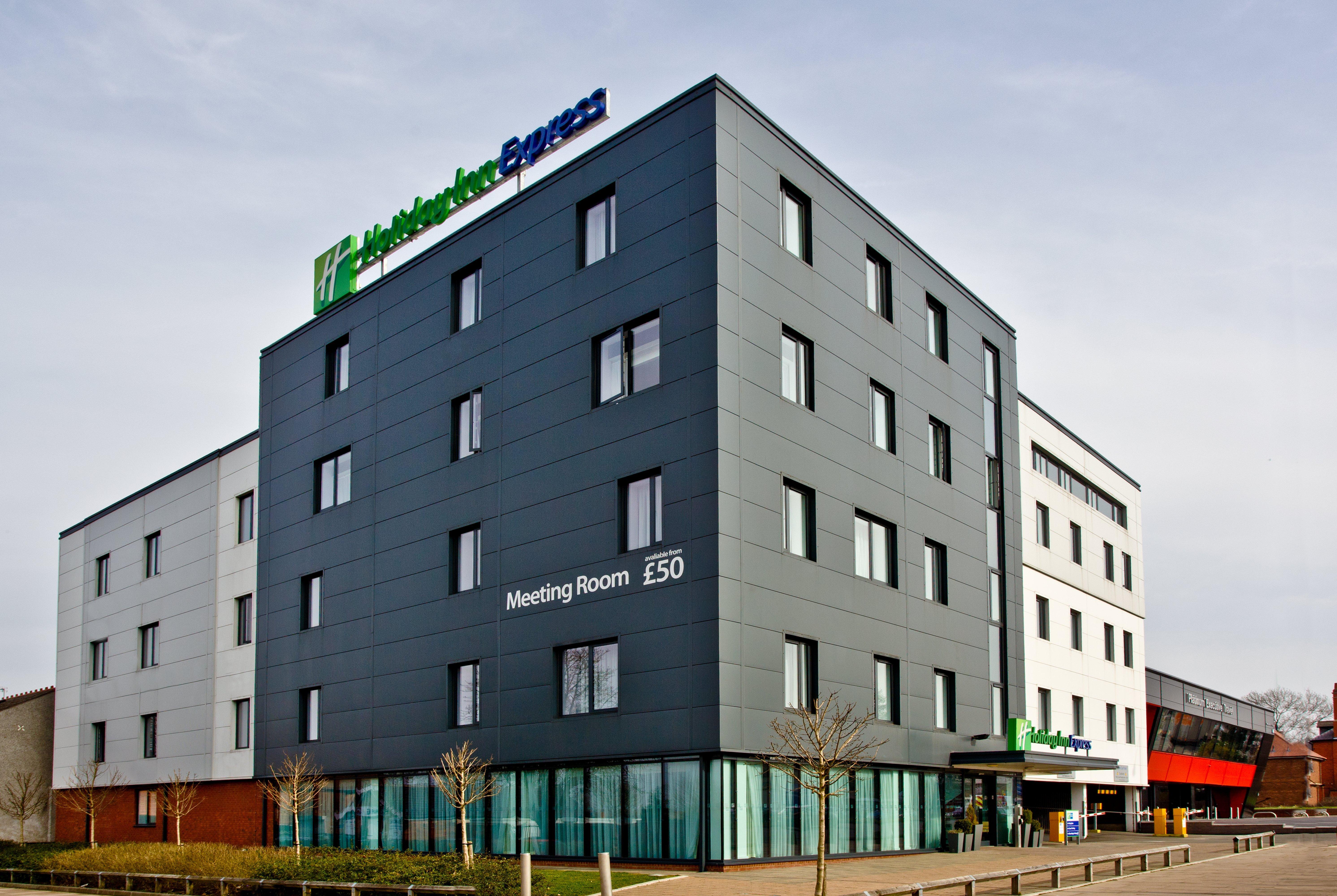 Holiday Inn Express Birmingham South A45, An Ihg Hotel Bagian luar foto