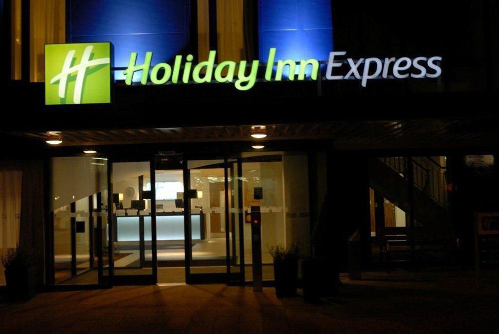 Holiday Inn Express Birmingham South A45, An Ihg Hotel Bagian luar foto